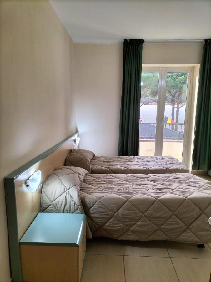 Hotel Ala Bianca Ameglia Bagian luar foto