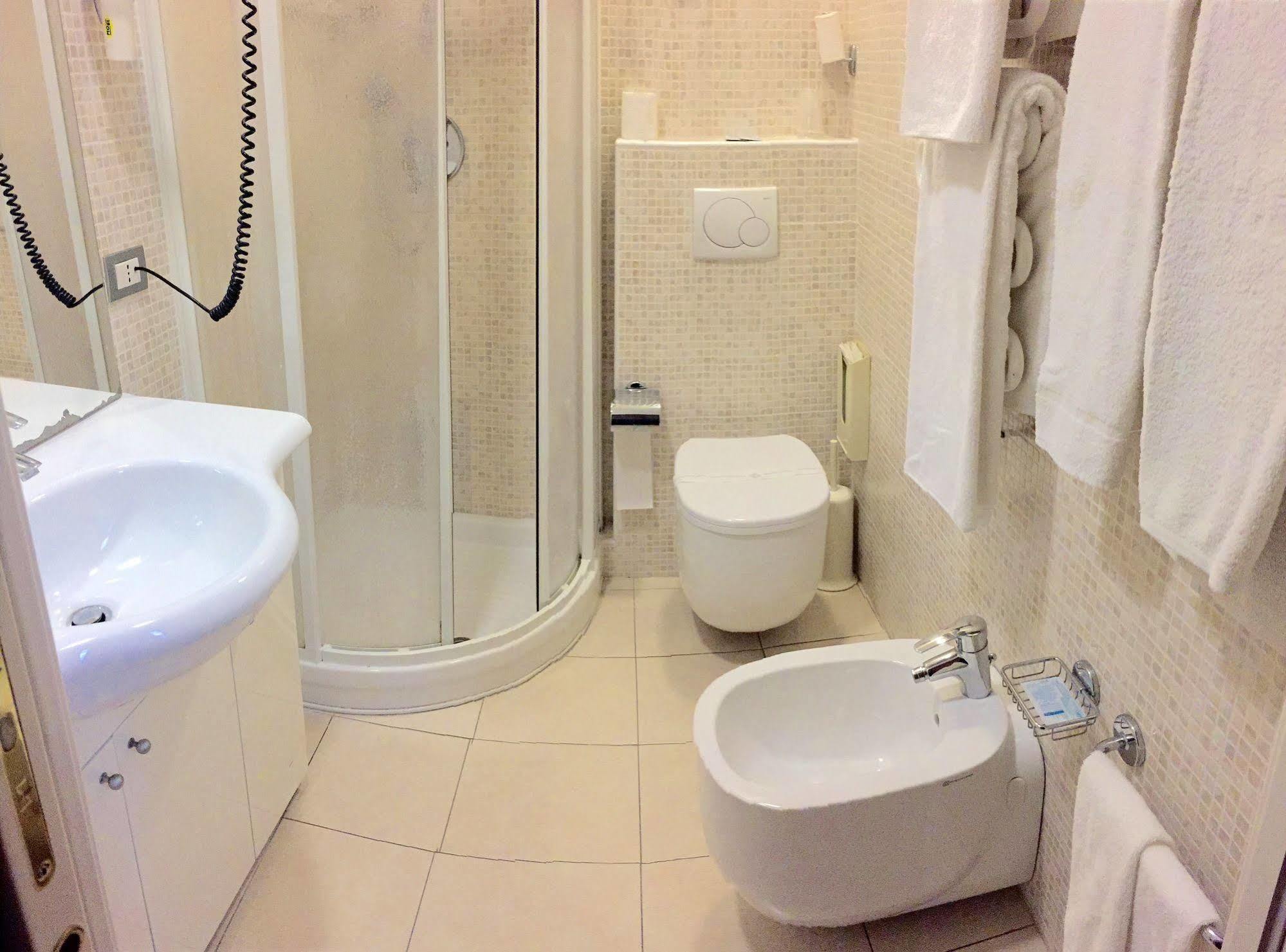 Hotel Ala Bianca Ameglia Bagian luar foto